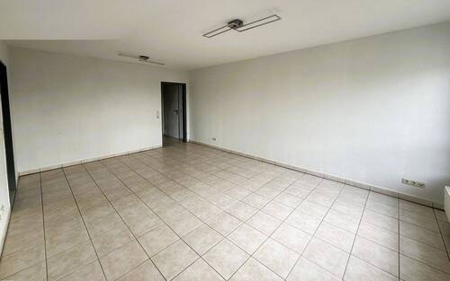 Wohnzimmer 2 - 2 Zimmer Etagenwohnung zur Miete in Horhausen (Westerwald)