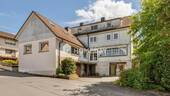 Außenansicht 1 - Historisches Mehrfamilienhaus mit drei Wohneinheiten und großem Grundstück in Steinau