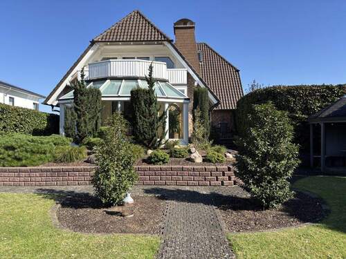 Bild1 - Geschmackvolles 1-2-Familienhaus mit Wintergarten und Gartenidylle