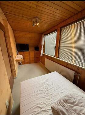 2a17fb5f-da9d-446f-bdf6-b2750cffc029.jpg - 