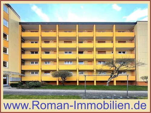 Außenansicht mit Rahmen - Großzügige 4-Zimmer-Wohnung mit Loggia in Nürnberg-Schoppershof - Erbbaurecht!