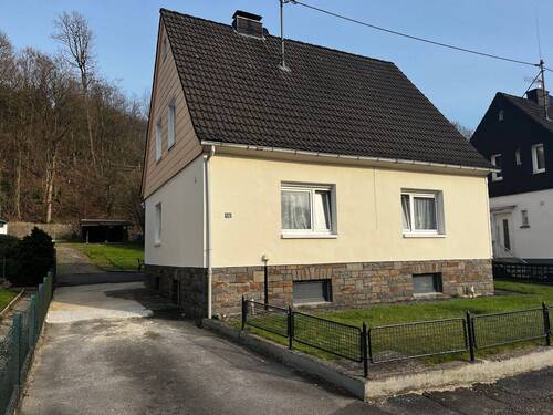 Außenansicht - Raum für Kinder, Leben und gemeinsame Zeit - großzügiges Familienhaus mit Charme