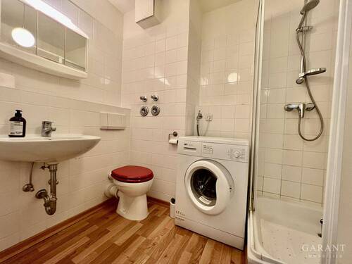 WC/Duschbad - 4 Zimmer Etagenwohnung in Berlin