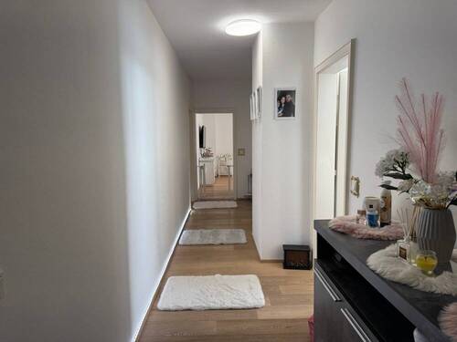 Flur/Eingangsbereich - 3 Zimmer Etagenwohnung zum Kaufen in Kleinkems