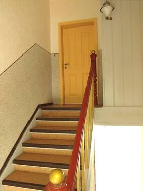 Wohnungseingang - 5 Zimmer Etagenwohnung zur Miete in Neubrandenburg