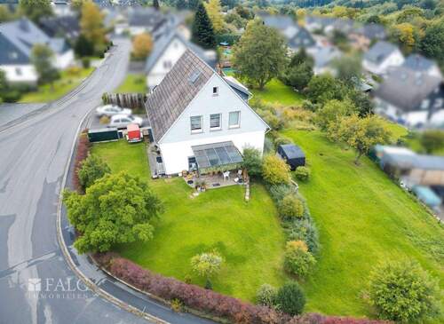 Hausansicht - 5 Zimmer Einfamilienhaus zum Kaufen in Reichshof