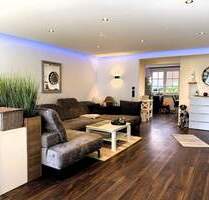 Eutiner Adresslage. Einmalige, sanierte 3-Zimmer-Designwohnung mit Loggia und Seeblick.