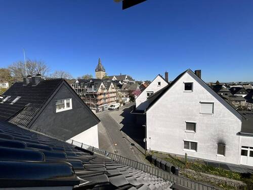 Ausblick Dachgeschoss - 7 Zimmer Mehrfamilienhaus, Wohnhaus in Brilon