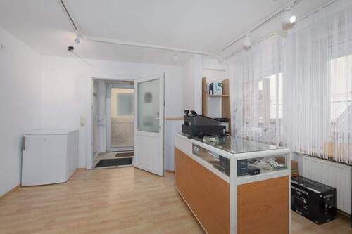 Bürofläche EG - 5 Zimmer Mehrfamilienhaus, Wohnhaus in Baden-Baden