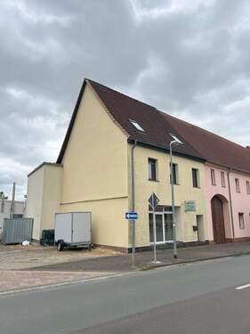 Haus Seite - 5 Zimmer Einfamilienhaus in Raguhn-Jeßnitz