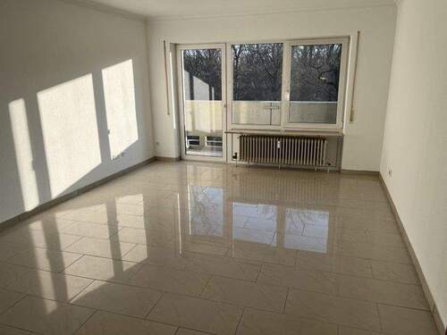 Wohnen - Sonnige und gepflegte Zwei-Zimmerwohnung - Loggia - Bezugsfrei - Blick ins Grüne - Einbauküche