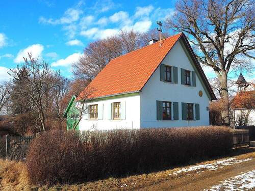 Ein Zuhause im Grünen - Raus aus der Stadt - und rein in ein hübsches Häuschen mit Charme in herrlicher Natur