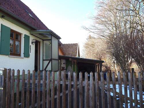 Die Zufahrt und der Carport - 4 Zimmer Einfamilienhaus in Bad Wurzach / Steinental