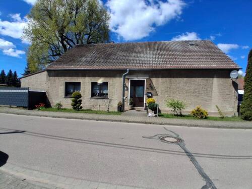 Straßenansicht - 7 Zimmer Einfamilienhaus in Falkenberg
