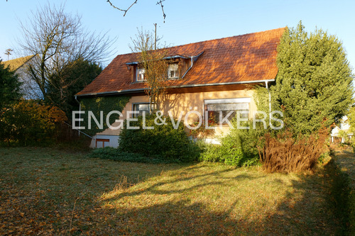 Ansicht aufs Haus vom Garten - 