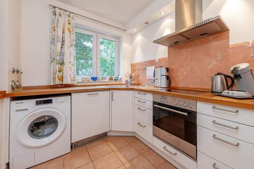 Helle Einbauküche - 