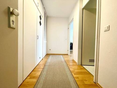 Diele - Etagenwohnung mit 46,00 m² in Hofheim zum Kaufen