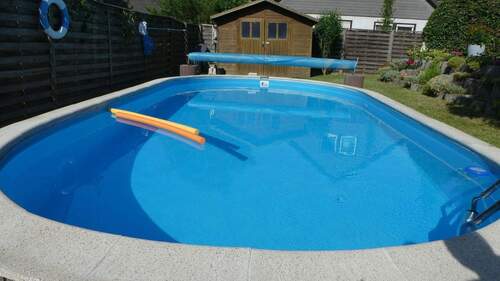 Pool im Sommer - 