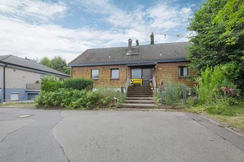 Straßenansicht - 6 Zimmer Einfamilienhaus in Neuhausen