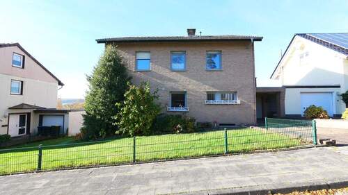 Außenansicht - 5 Zimmer Einfamilienhaus zum Kaufen in Altenbeken / Schwaney