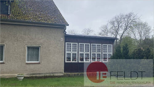 Veranda Haushälfte rechts - 1 Zimmer Mehrfamilienhaus, Wohnhaus in Altthymen