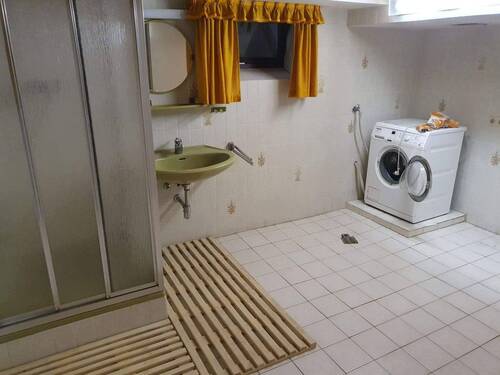 UG Dusche Waschmaschine. - 