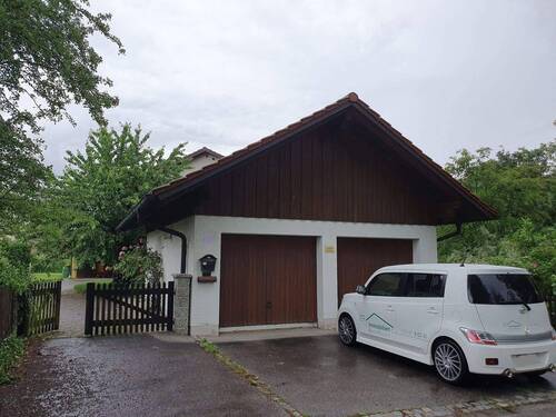 Ansicht. - EINFAMILIENHAUS - 1.073 m² Grundstück - 3 GARAGEN