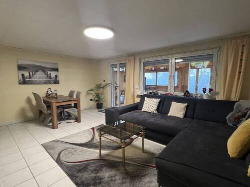 Wohn- und Esszimmer - 4 Zimmer Etagenwohnung zum Kaufen in Herzogenaurach