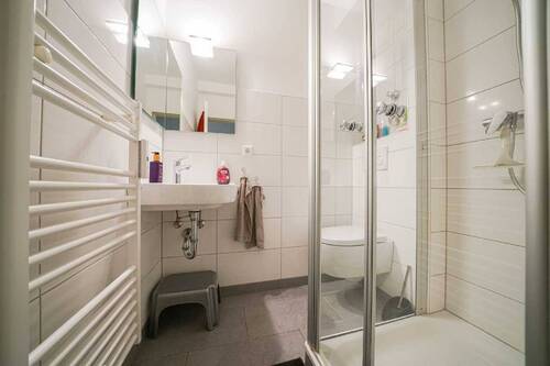Gäste-WC mit Dusche - 