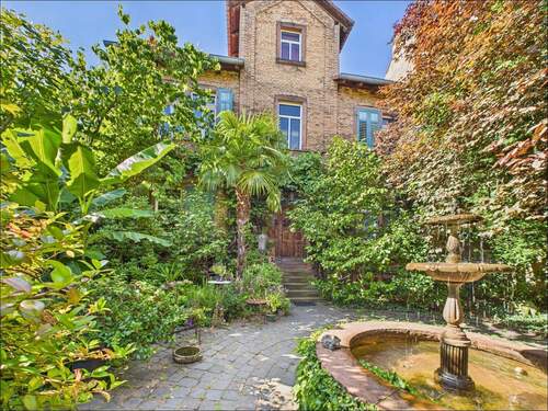 Springbrunnen (4) - Tradition trifft Natur: Denkmalgeschütztes Zweifamilienhaus mit großem Garten in Hanau-Steinheim