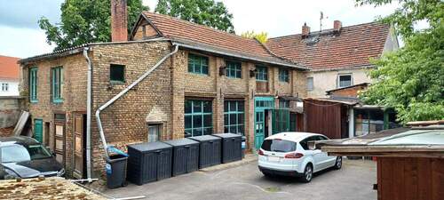 Hofansicht mit Potential (Nebengebäude) - Mehrfamilienhaus, Wohnhaus mit 251,00 m&sup2; in Nauen zum Kaufen