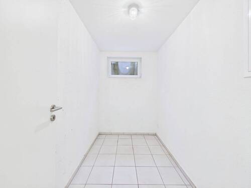 Großer Abstellraum im Keller - 