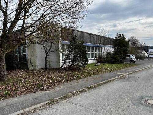 z2.jpg - Büro mit 1,00 m&sup2; in Grub a.Forst zur Miete