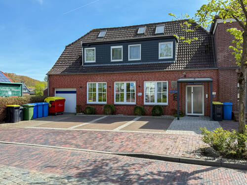 Frontansicht - Zentral gelegene und modernisierte Pension mit Frühstücksraum in Dornum