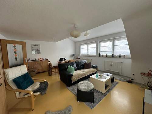 Wohnzimmer - 2 Zimmer Etagenwohnung in Sielmingen