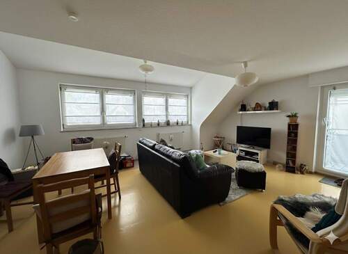 Wohnzimmer - Etagenwohnung mit 66,00 m² in Sielmingen zur Miete