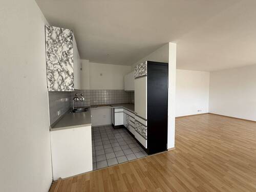 Wohnbereich mit Küche - 2 Zimmer Etagenwohnung zur Miete in Altshausen