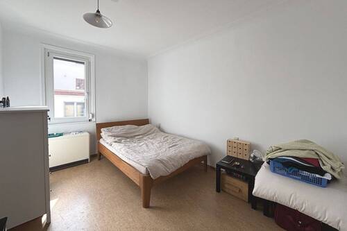 Schlafen EG - 1 Zimmer Mehrfamilienhaus, Wohnhaus zum Kaufen in Stuttgart