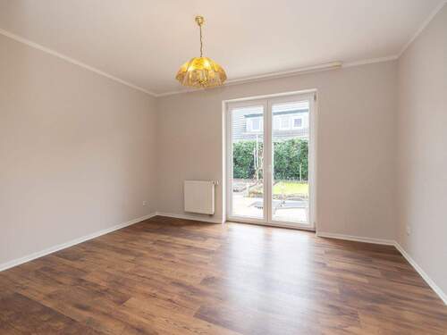 Schlafzimmer / Büro im Erdgeschoss - 