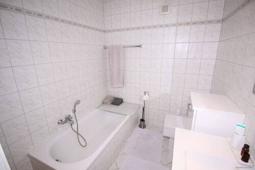 Dusch- und Wannenbad - 