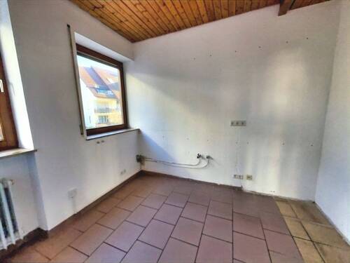 Büro mit Anschlüssen für Teeküche - 