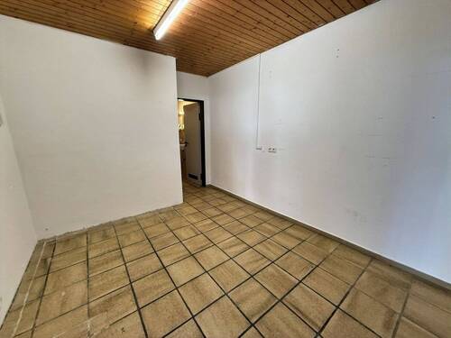 Lagerraum mit Zugang WC - 