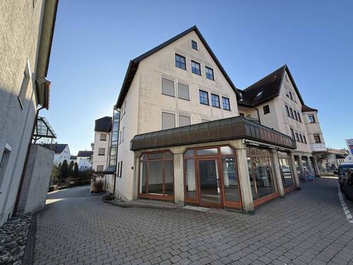 Schaufensterscheibe mit Eingang - 2 Zimmer Büro zum Kaufen in Aulendorf