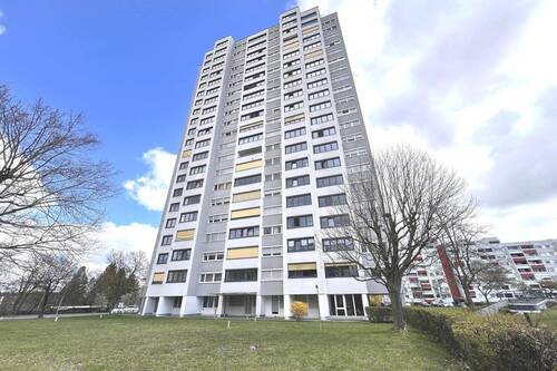 Außenansicht von Westen - 2 Zimmer Etagenwohnung zum Kaufen in Stuttgart