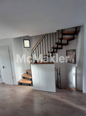 Flur/Treppe - Reihenmittelhaus mit 122,00 m&sup2; in Bottrop zum Kaufen