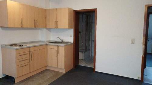 Zimmer mit Duschbad und Küchenzeile - 