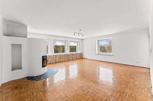 Wohn-Essbereich mit Kamin - 4 Zimmer Etagenwohnung zur Miete in Fürth