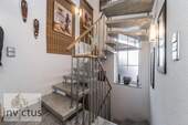 Treppe zum OG bzw. UG - 