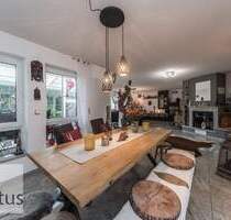 Wohnen mit Stil: Großzügiges Haus mit 6 Zimmern, Wintergarten, Doppelgarage, Kamin & Einliegerwhg! - Leingarten / Schluchtern