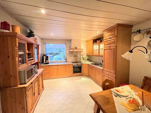 Helle Einbauküche - 